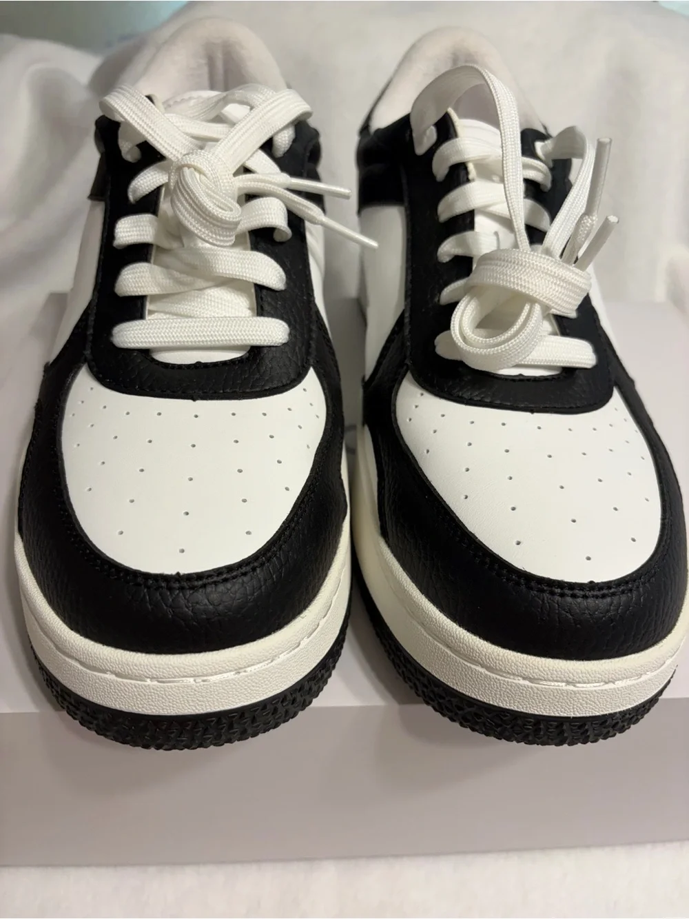 ALO Recovery Mode Sneakers - Picture 5 of 9